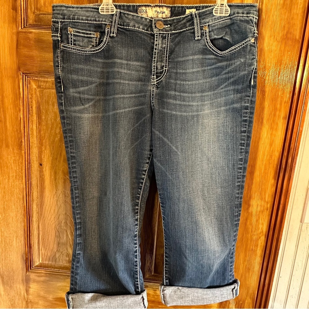 Buckle Capris